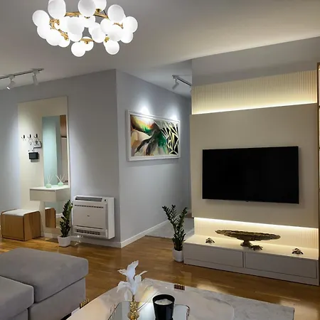 Fine Center Apartmán *