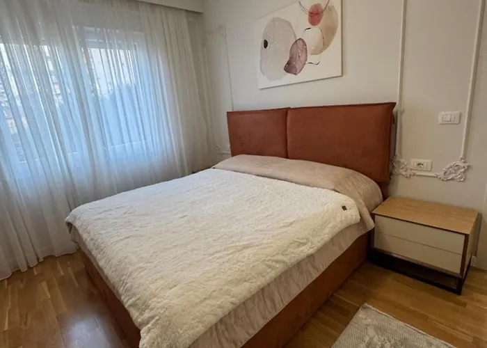 Fine Center 公寓 *