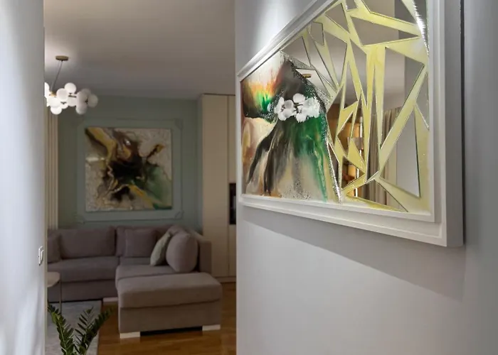 Fine Center * 地拉那